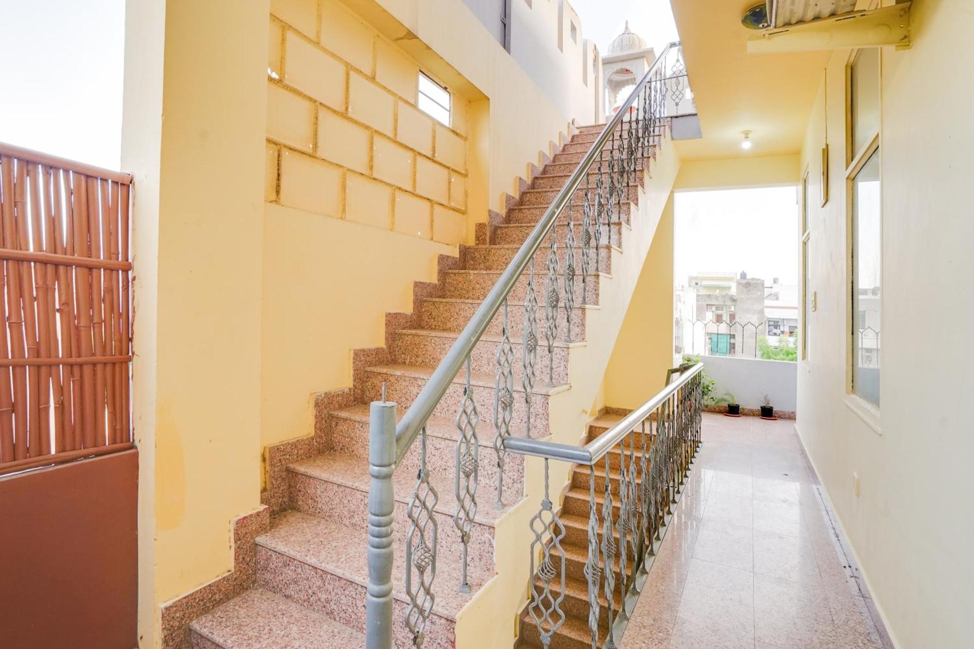 Super Hotel O Jln Marg Malviya Nagar Formerly Hotel Braj Haveli ジャイプール エクステリア 写真